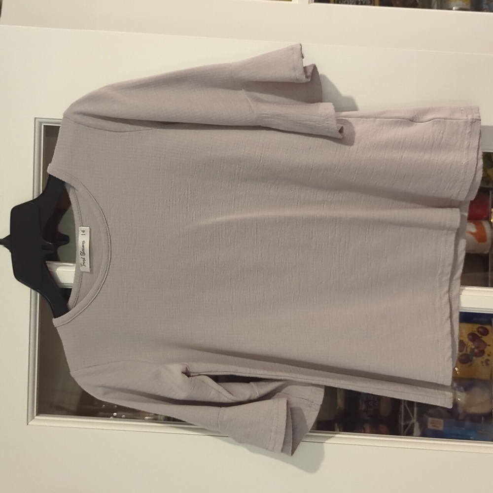 Girls top.